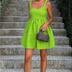Zara Beautiful Elegant Textured Green Sleeveless Dress